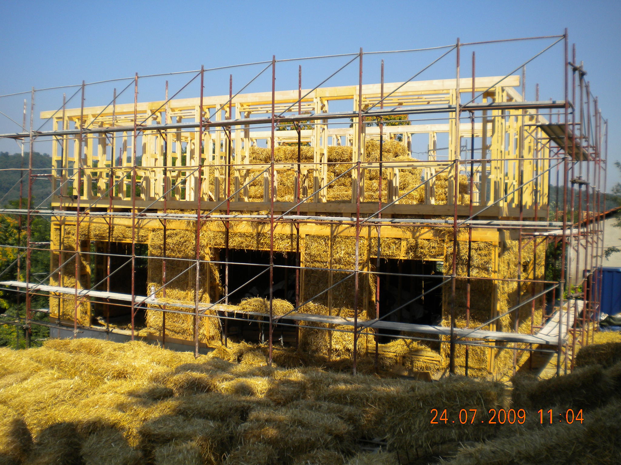 Case di paglia, intervista a maurizio macrì e stefania mancuso Costruzione case ecologiche