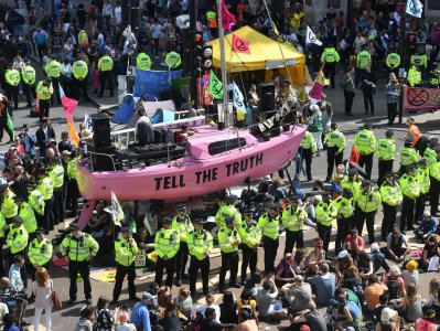 Extinction Rebellion: i 