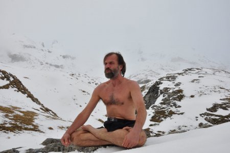 Freddo, respirazione e concentrazione: cresce l'attenzione per il metodo Wim Hof