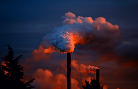 Oxfam/Greenpeace: «8 cittadini su 10 favorevoli a una tassazione più incisiva delle imprese fossili»