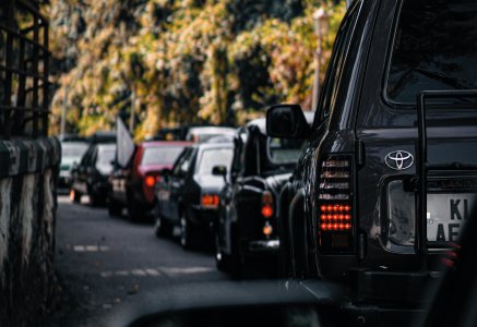 Si potevano coibentare le case e risparmiare tanti soldi, abbiamo scelto di riempire l’italia di automobili