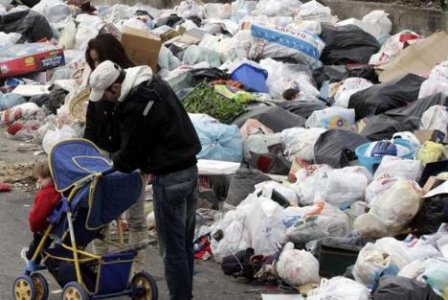 Napoli: la 'monnezza' è la punta dell'iceberg