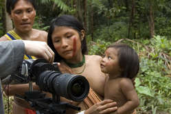 Filmare i popoli tribali, da Survival International un 'Codice etico'