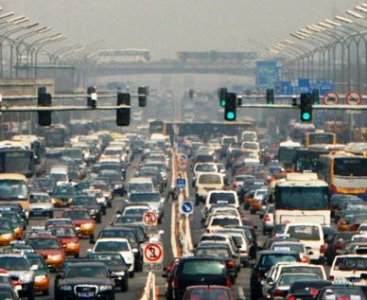 Cina: allarme inquinamento causato da SUV e auto di lusso