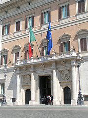 Approvata la Legge Stabilità, l'Italia attende le dimissioni di Berlusconi