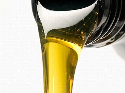 A Savona l'olio lubrificante rigenerato va sugli automezzi