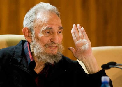 Fidel Castro torna in pubblico, alla Fiera del Libro di Cuba
