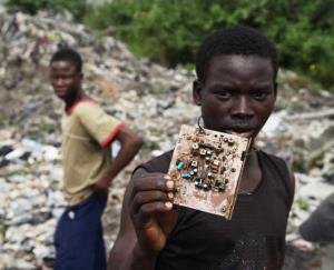 Africa. Ecco dove finiscono i nostri rifiuti elettronici