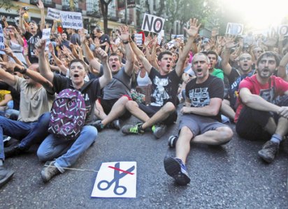 Spagna: continuano le proteste contro il piano di austerità