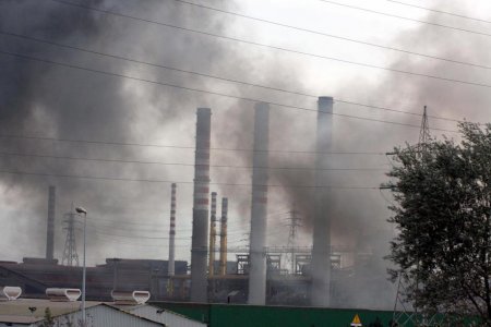 L'Ilva e il futuro di Taranto: Clini incontra le associazioni