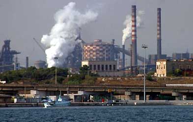 Ilva: in migliaia alla manifestazione di Taranto