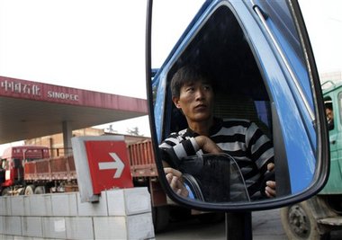 Cina a corto di carburante ed è caos