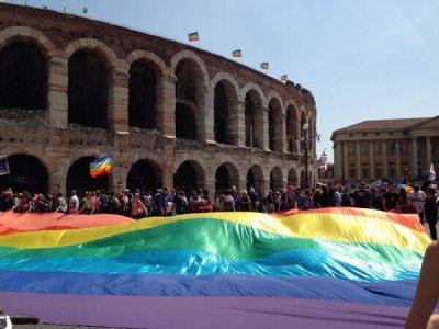 In migliaia a Verona per una Liberazione nonviolenta