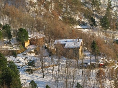 Un rudere in sasso, un bosco e tanta passione