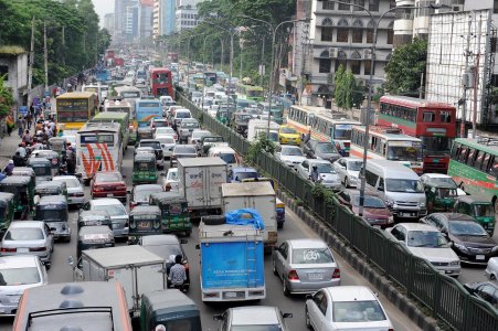 Cresce il rischio di demenza per chi vive entro 50 metri da una strada molto trafficata