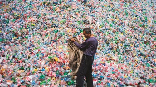 Riciclare la plastica non salverà i mari e il pianeta