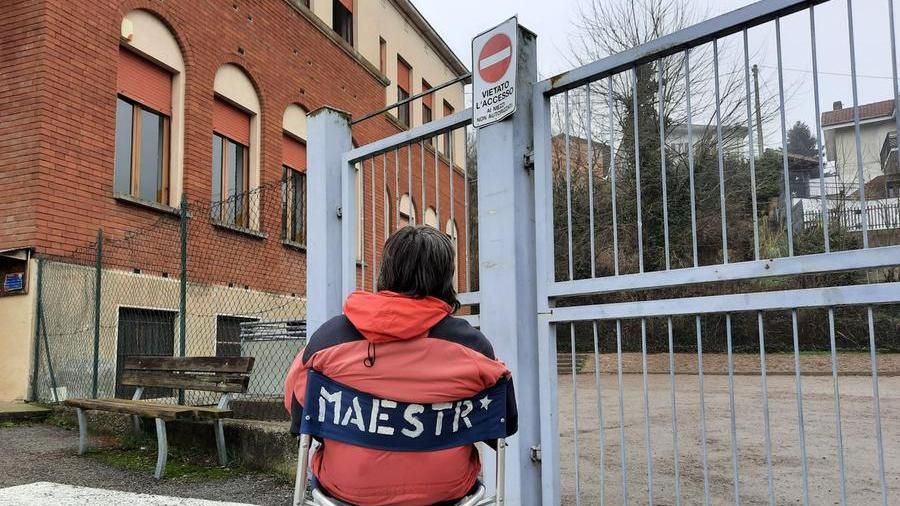 Bambini non arrampicatevi sugli alberi, è pericoloso, sovversivo e diseducativo!