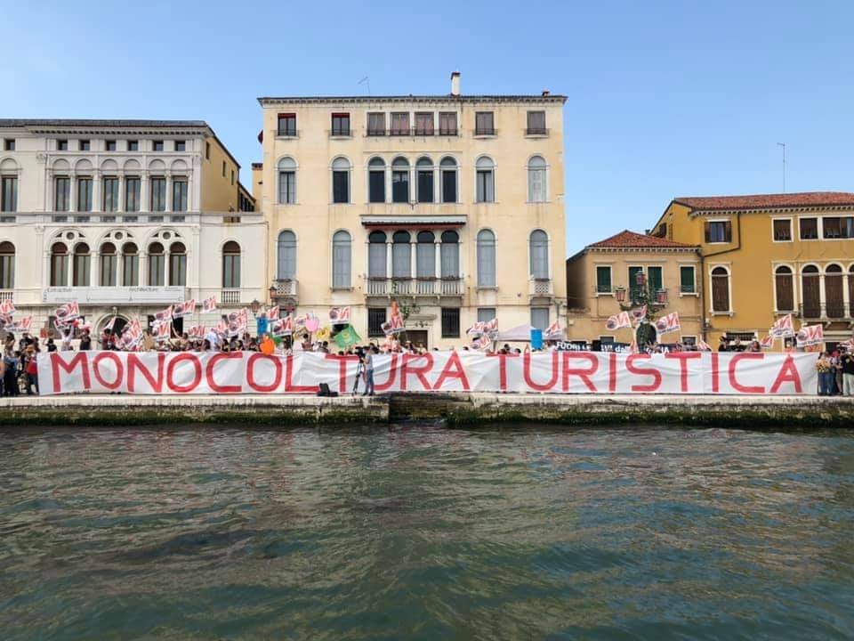 Comitato No Grandi Navi: «Nove anni di prese in giro»