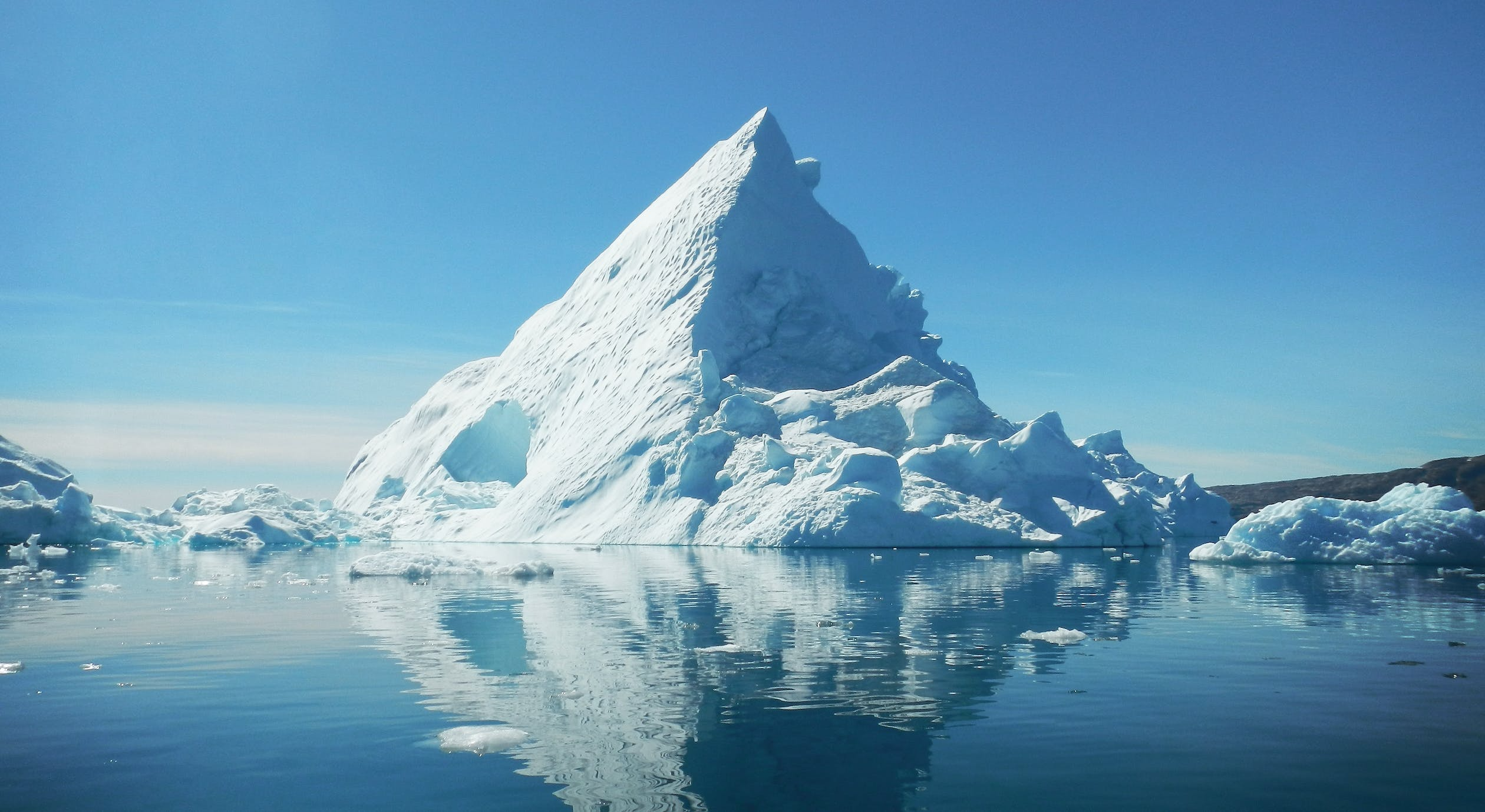 Le calotte glaciali potrebbero ritirarsi venti volte più velocemente del previsto. Lo studio su Nature