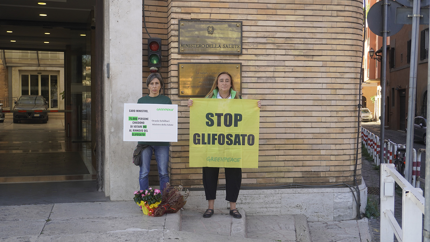 Greenpeace: «Il 12 ottobre si dica no al rinnovo dell'autorizzazione per il glifosato»