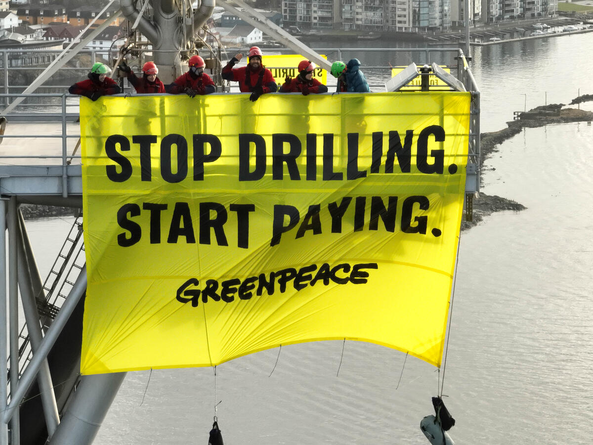 Greenpeace: «Shell chiede 8 milioni di dollari per zittire ogni protesta»