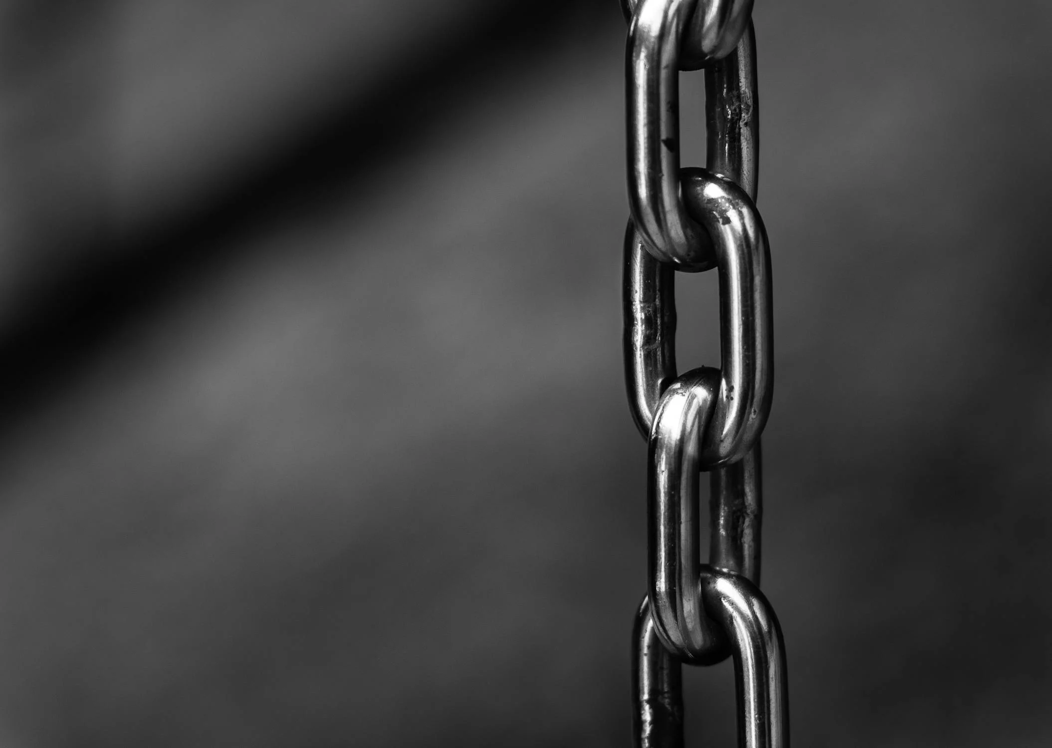 Perché rimanere bloccati in relazioni lavorative tossiche?