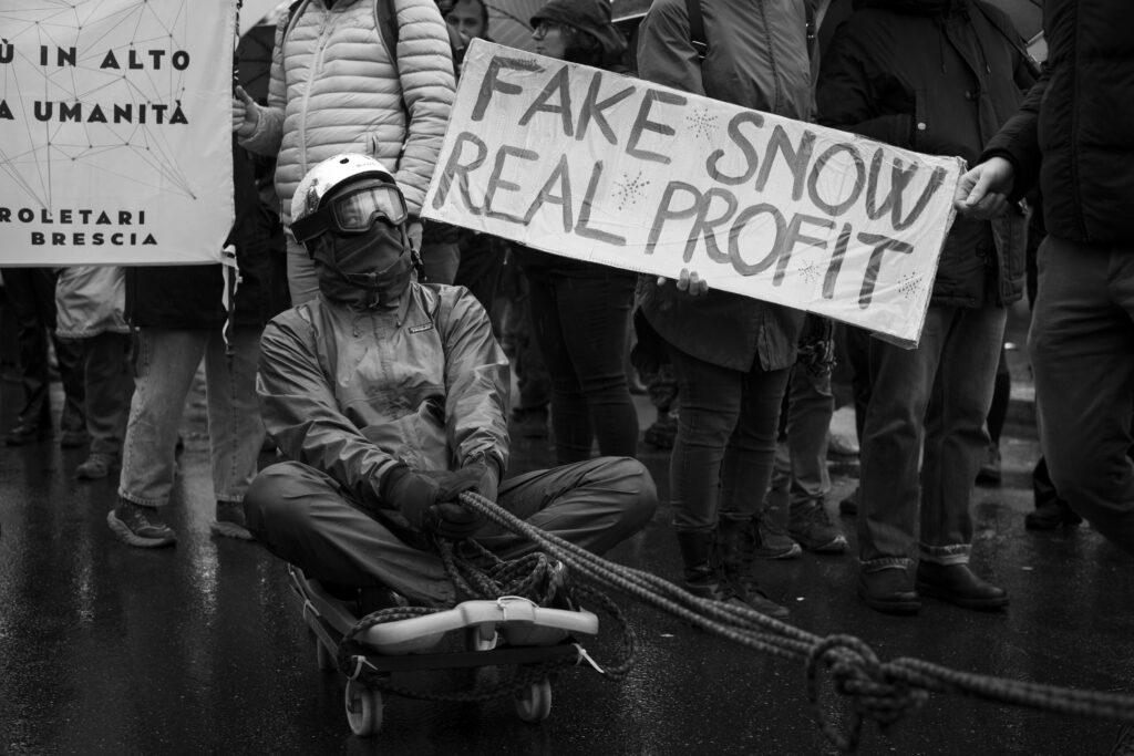 Italia medaglia d’oro alle Olimpiadi dello spreco di soldi e dello scempio ambientale