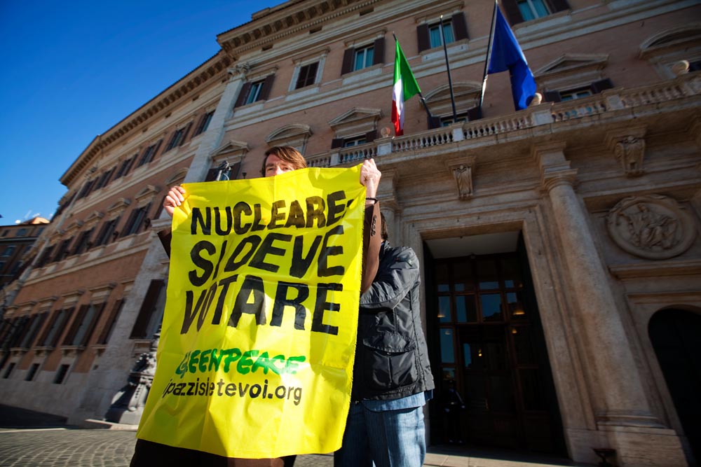 Greenpeace davanti al Parlamento: 