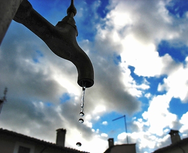 Acqua pubblica, la lotta continua