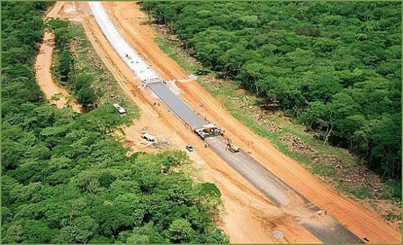 Bolivia: una strada verso il Pacifico taglia a metà la riserva Tipnis