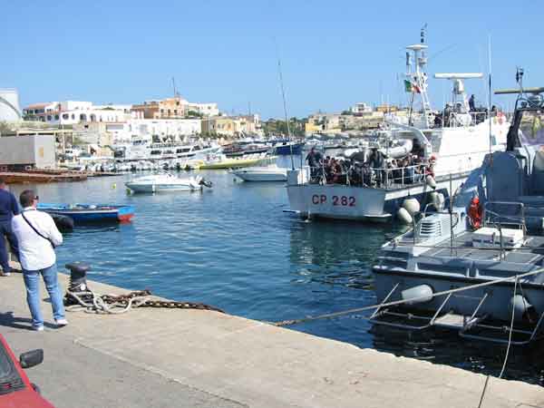 I diari di Lampedusa. Prima parte - I migranti che non esistono