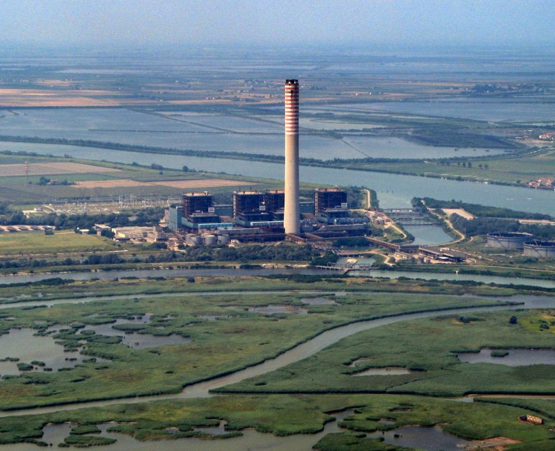 La centrale di Porto Tolle e le centrali geotermiche dell’Amiata