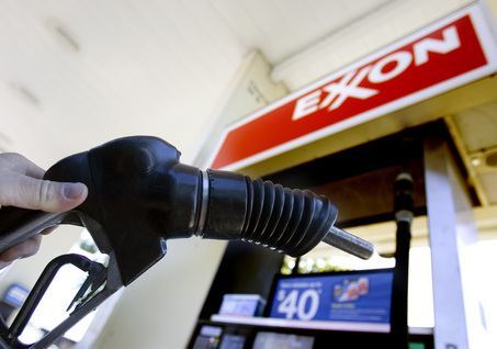Exxon Mobil: il colosso petrolifero 'sconfitto' da una biologa italiana