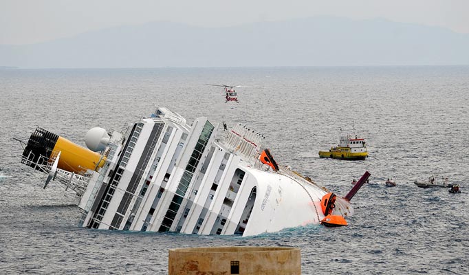 Costa Concordia, il delirio di onnipotenza che affonda inesorabilmente
