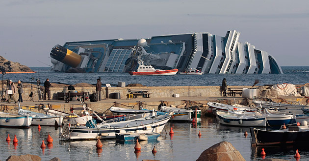 Costa Concordia, rifiuti pericolosi in mare