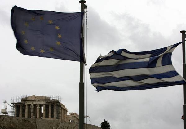 Grecia, partono gli aiuti. Ma a salvarsi è solo la troika