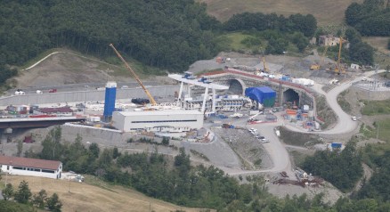 Frana sull'Appennino bolognese: trema l'Autostrada del Sole