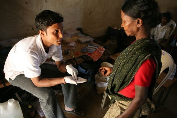 Bayer e le altre, i crimini delle case farmaceutiche in India
