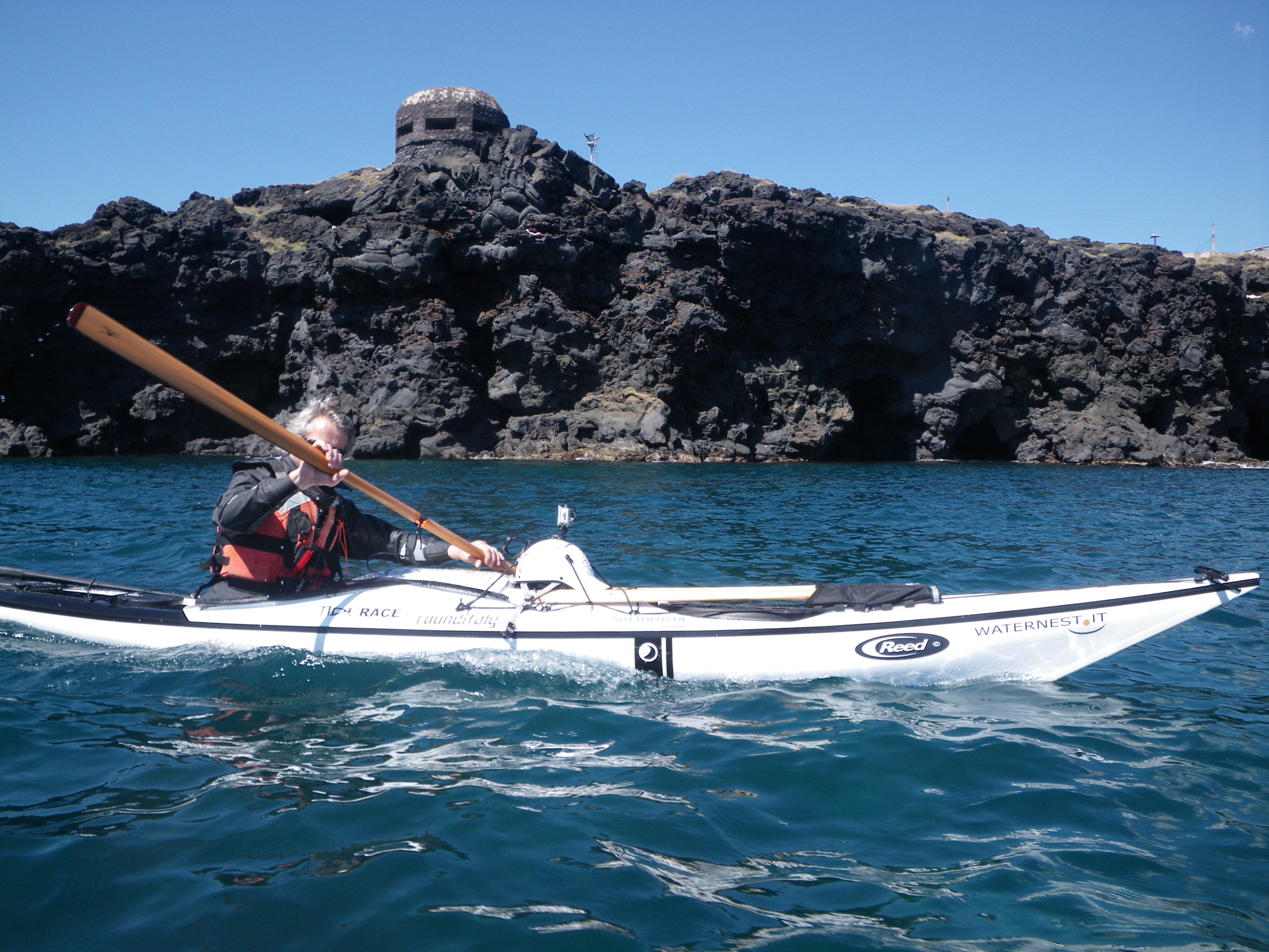 Guido Grignola in kayak 'alla scoperta' del litorale siciliano