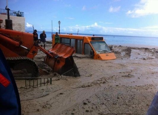 Lipari nella melma: 