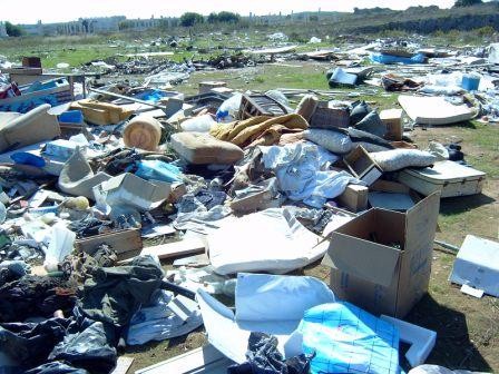 Rifiuti: dall'Ue maxi multa all'Italia per discariche abusive