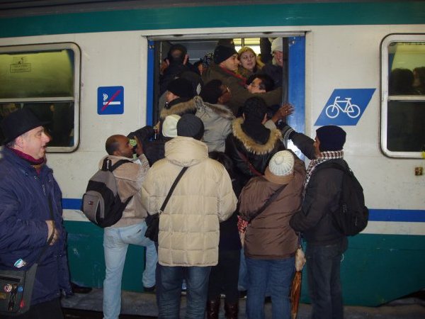 Treni: inverno pieno di disagi per i pendolari italiani