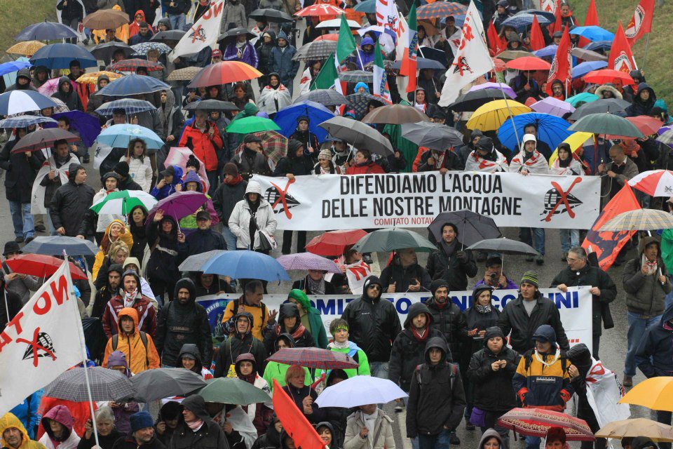 80mila in marcia in Val di Susa per dire ancora No al Tav
