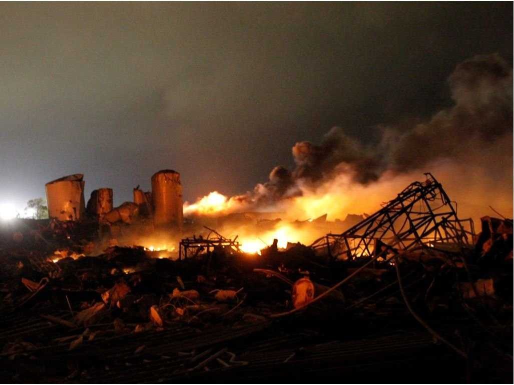 Texas, esplode una fabbrica di fertilizzanti. Paura per nube tossica