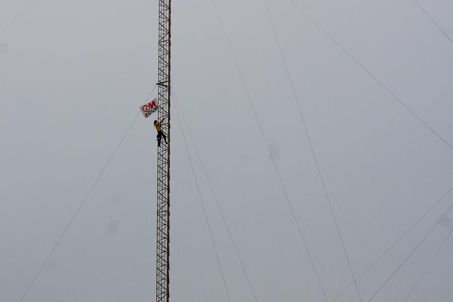 Muos, attivisti sulle antenne denunciati per occupazione di suolo militare 