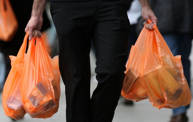 Riduzione buste di plastica: Commissione Ue lancia direttiva