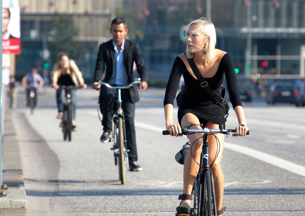 Incentivi economici a chi va al lavoro in bicicletta: ma in Francia