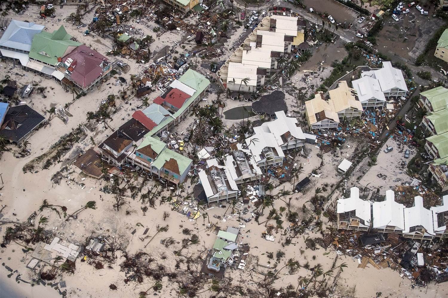 Trump dica agli uragani che i cambiamenti climatici sono una invenzione degli ambientalisti